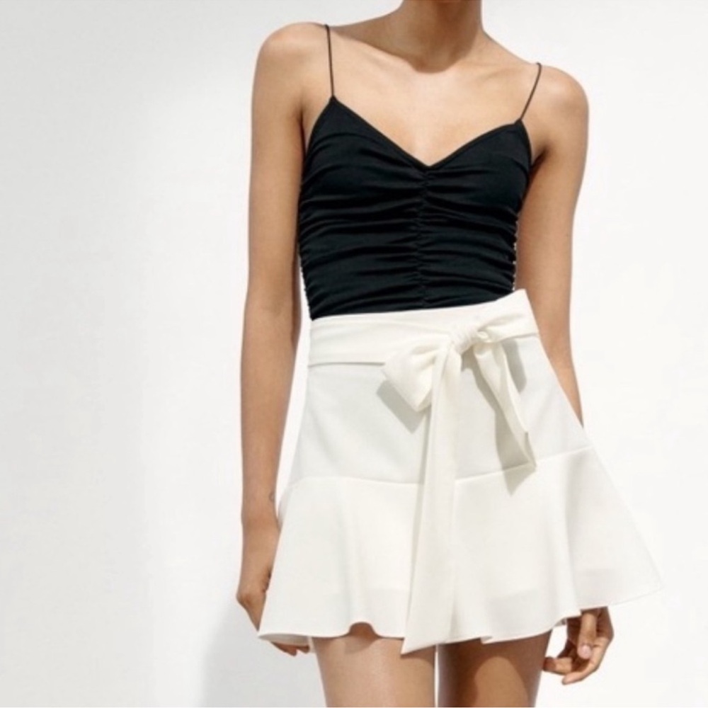 Zara Cream Front Bow Tie Detail Mini Skirt